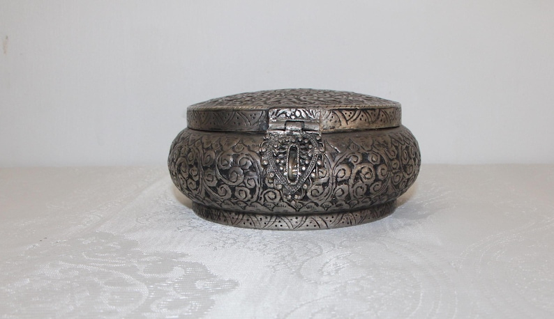 Antique Persian Iraq Middle East box silver plated white metal pot (mar0824)، نمای 3