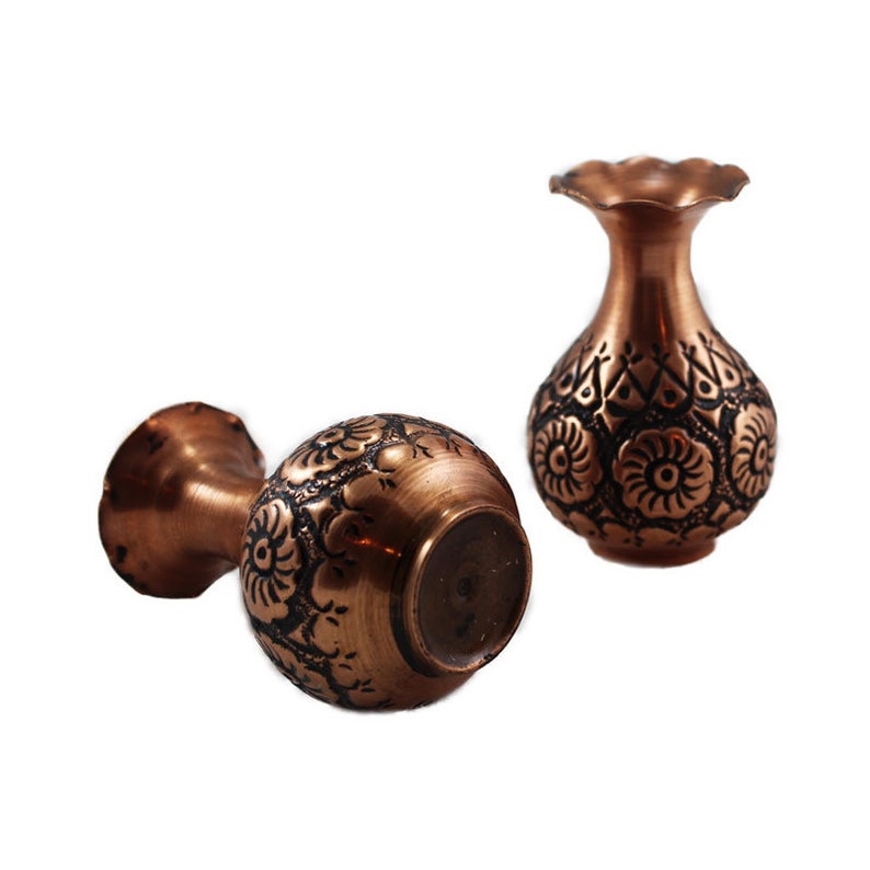 Ghalamzani Vases, art of engraving on metal، نمای 3