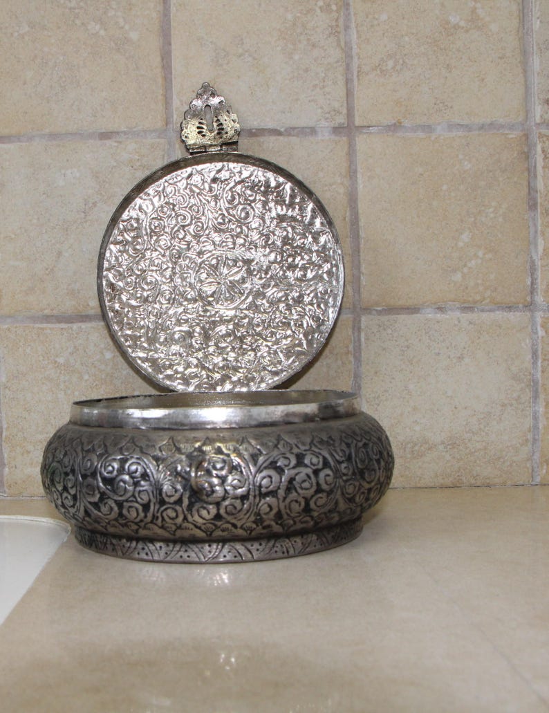 Antique Persian Iraq Middle East box silver plated white metal pot (mar0824)، نمای 2