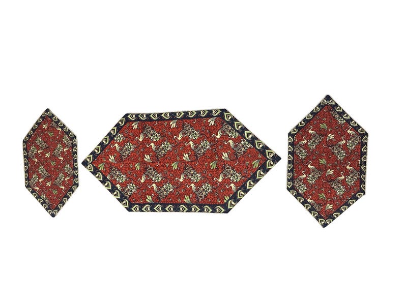 Red Elegant Persian Termeh Tablecloth، نمای 3