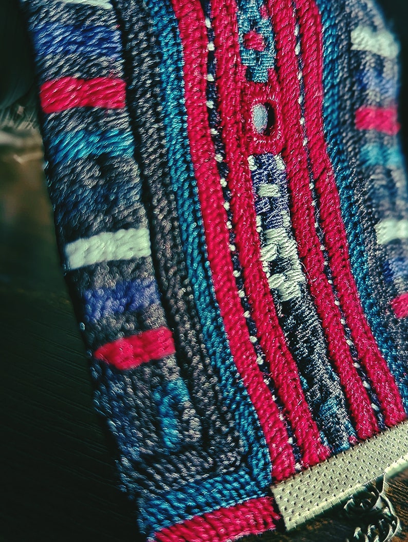 Handcrafted Persian Kilim Style Needlework and Embroidery Bracelet With Brass Ends، نمای 2