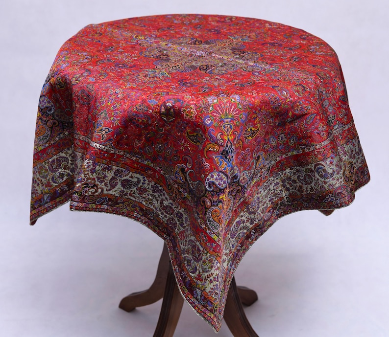 Red Persian Termeh Tablecloth: Floral Paisley Design (100x100 cm)