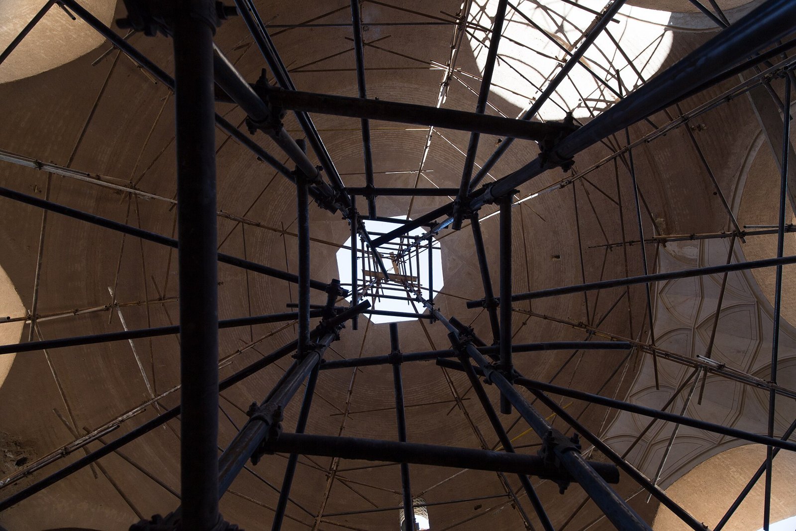 Bazaar being repaired, Yazd, Iran (25143033095).jpg