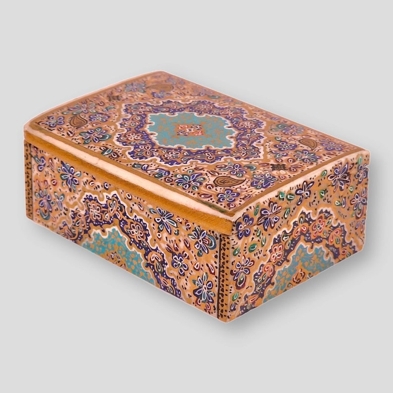 Hand-painted camel bone jewelry box with a miniature design applying the luxurious Persian