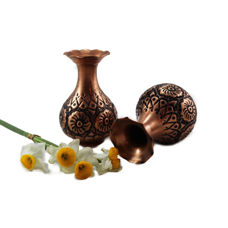 Ghalamzani Vases, art of engraving on metal