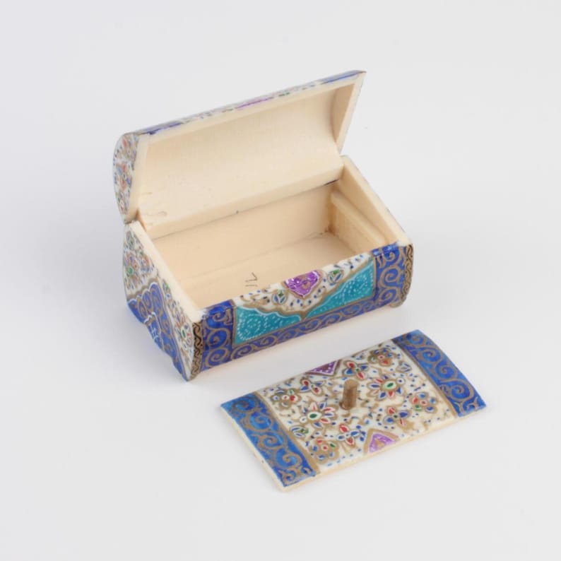 Handmade Camel Bone Trinket Box: Persian Miniature Art Jewelry Box، نمای 3