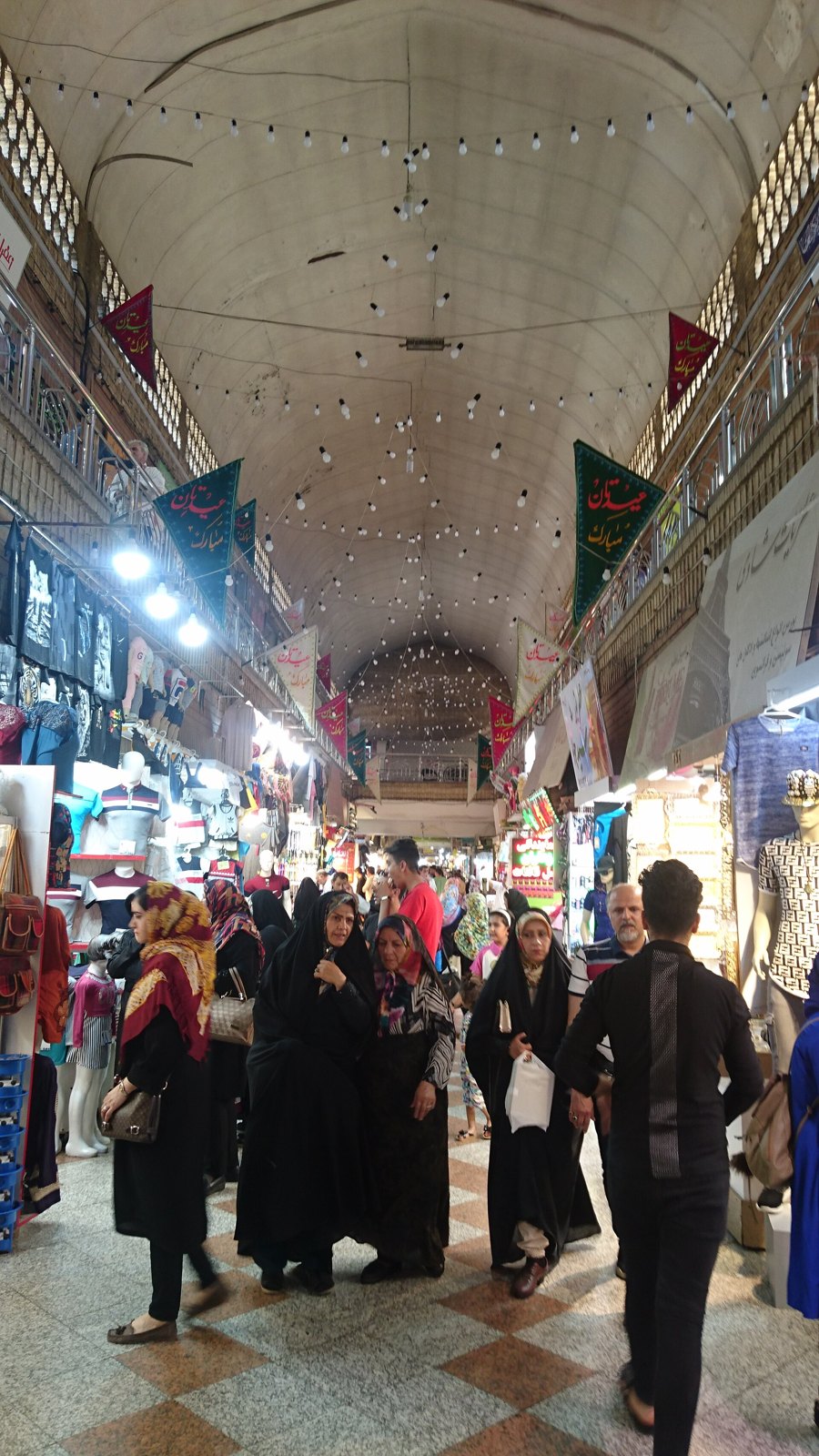 Bazaar reza mashhad.jpg