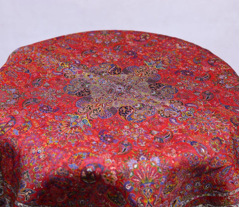 Red Persian Termeh Tablecloth: Floral Paisley Design (100x100 cm), view 3