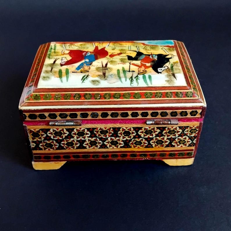 Vintage Persian Khatam Jewellery/ Trinket box- handpainted with micro-mosaic، نمای 2