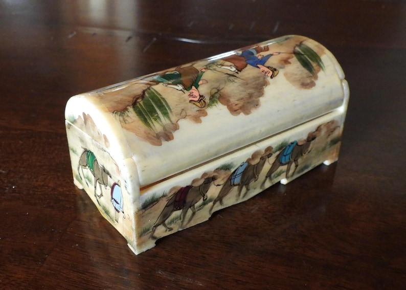 Vintage Persian Hand-Painted Camel Bone Trinket Box with Removeable Inside Shelf، نمای 2