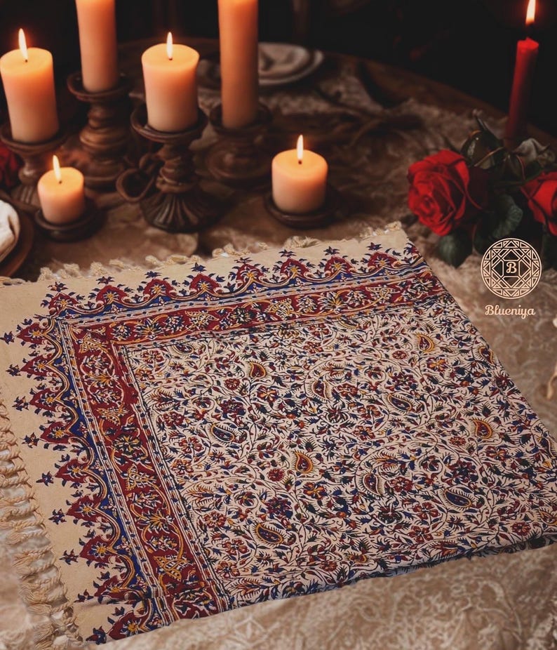 Hand-Painted Vintage Cotton Tablecloth: Floral Block Print Boho Table Topper، نمای 2