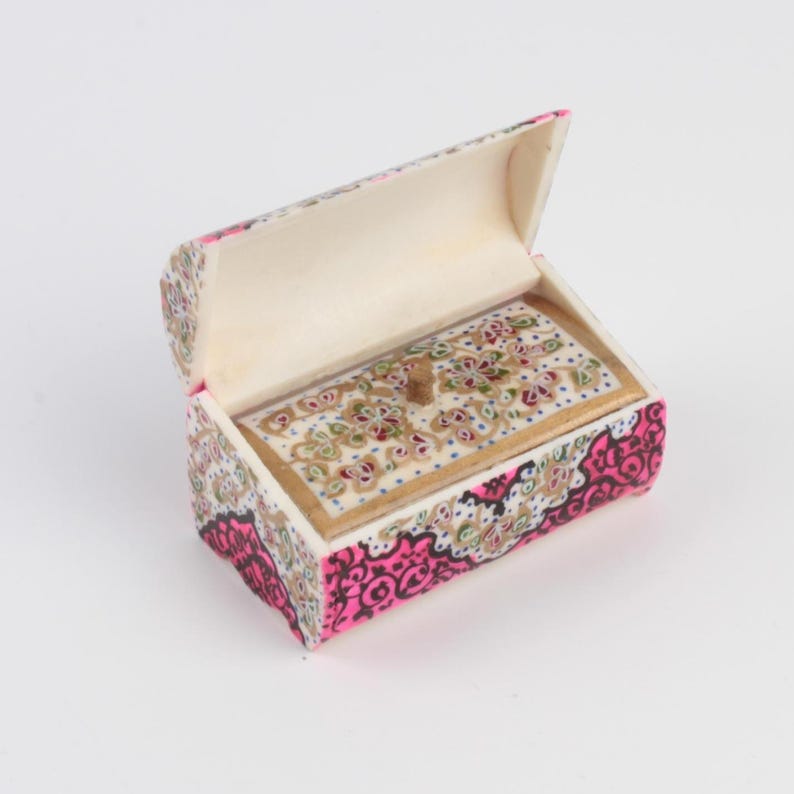 Handmade Camel Bone Trinket Box: Persian Miniature Art Jewelry Box، نمای 2