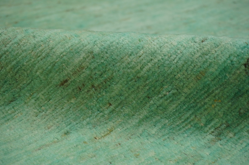 Handmade Overdyed Wool Gabbeh Rug: Light Mint Green Plush Area Rug (6'5x9'2)، نمای 3