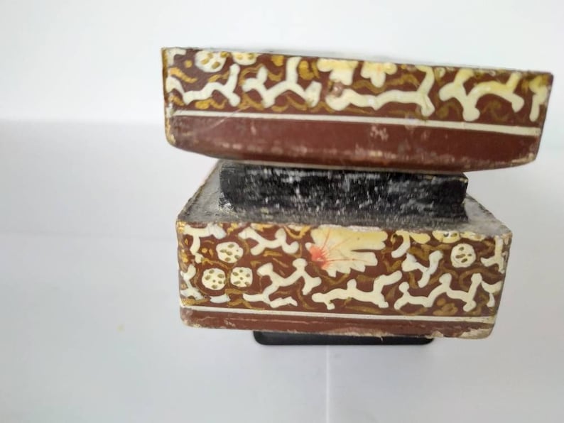 Antique Persian Lacquered Qalamdan (Pen box) Handpainted with Flowers & Vines, view 3