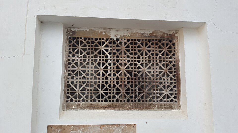 عکس استفاده‌شده برای Gereh-chini lattice (مدخل دانشنامه)