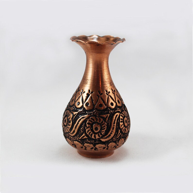 Ghalamzani Vases, art of engraving on metal، نمای 3